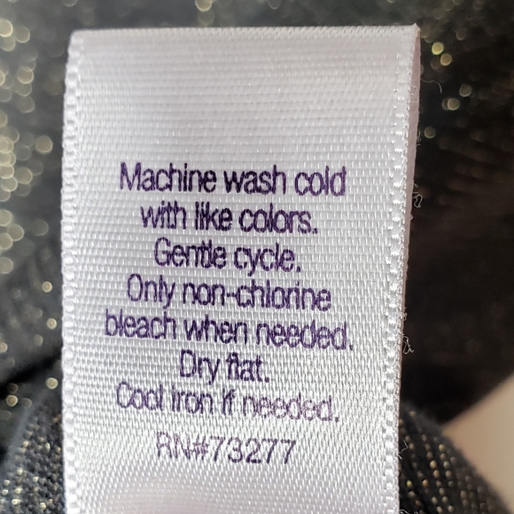 Jennifer Lopez Black and Gold Metallic Fitted Tank - Picture 7 of 7